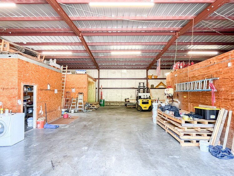 More Photos Of 11950 Richcroft Ave, Baton Rouge Warehouse For Sale