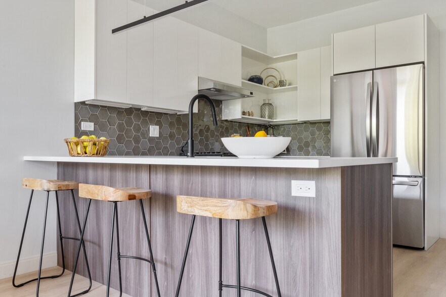 More Photos Of 4501 N Sheridan Rd, Chicago Apartments For Lease