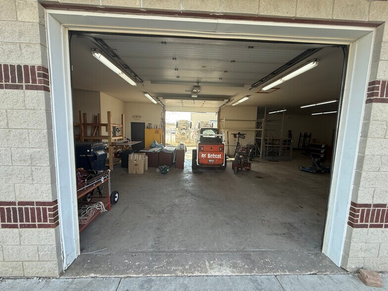 More Photos Of 1262 S Bridge St, Yorkville Service For Sale