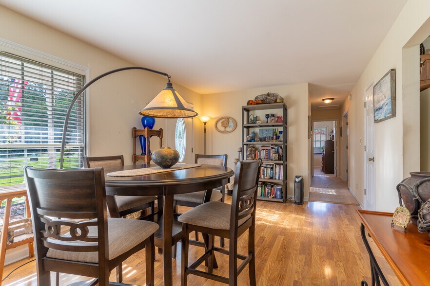 More Photos Of 1537 Jackson St, Locust Grove Office Residential For Sale