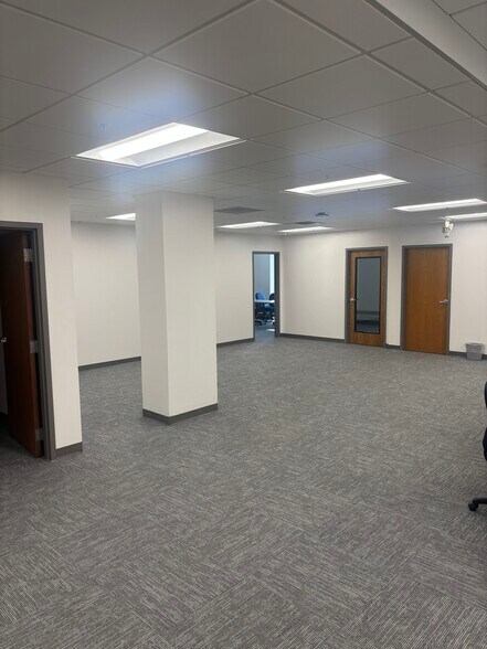More Photos Of 9740 Grand Ave S, Minneapolis Office For Lease