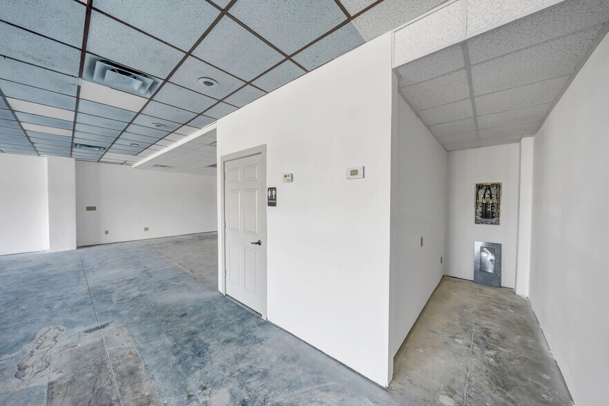 More Photos Of 1281 S Houston Lake Rd, Warner Robins General Retail For Sale