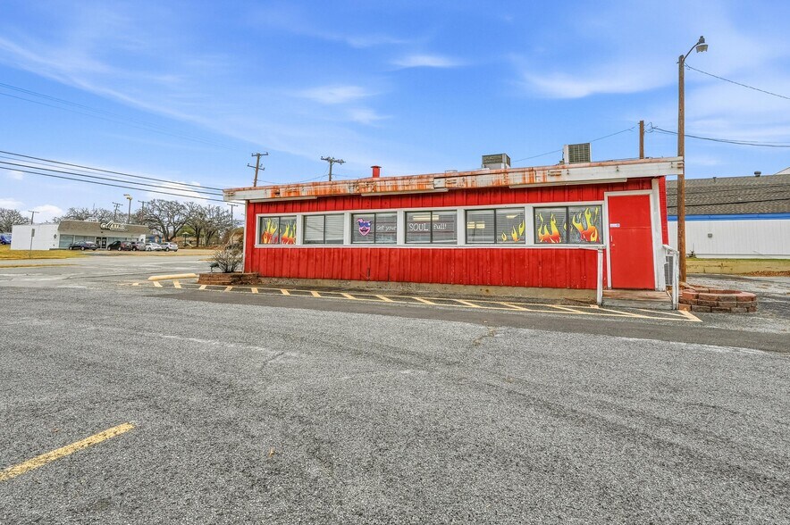 More Photos Of 565 W Bedford Euless Rd, Hurst Restaurant For Sale