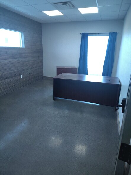 More Photos Of 155 US 285 N hwy, Pecos Warehouse For Sale