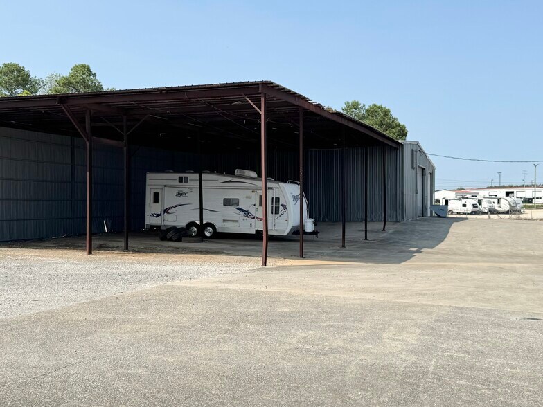 More Photos Of 30225 Clayton Rd, Ardmore Flex For Sale