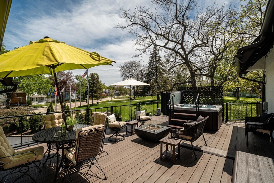 More Photos Of 90 S Main St, Hartford Hospitality For Sale