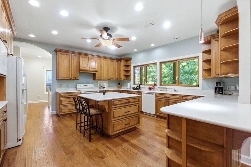More Photos Of 267 Stinson Dr, Clinton Specialty For Sale
