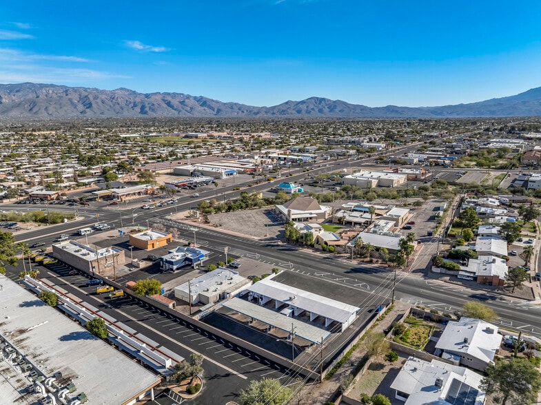 More Photos Of 160 S Sarnoff Dr, Tucson Carwash For Sale