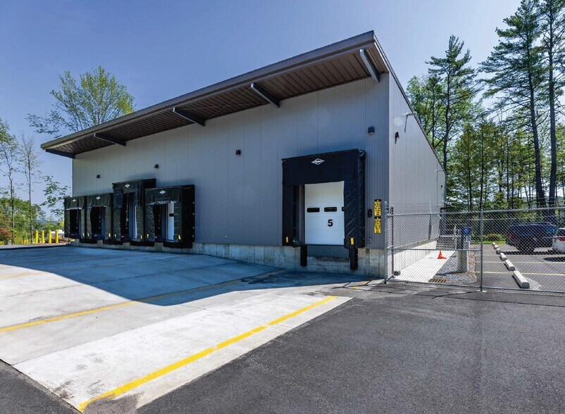 Primary Photo Of 110 Airpark Rd, West Lebanon Warehouse For Sale