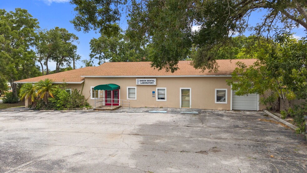 More Photos Of 1237 Lady Marion Ln, Dunedin Office For Lease