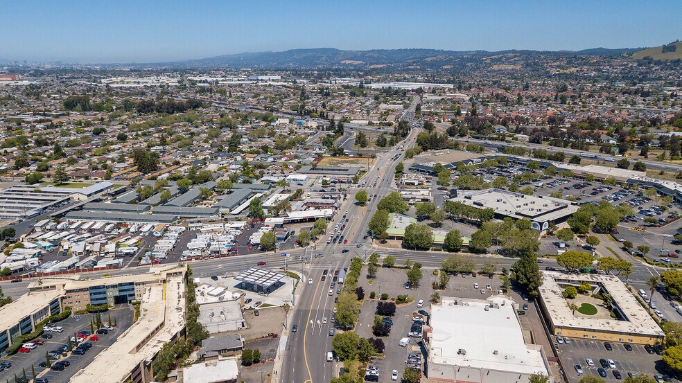 More Photos Of 712 Lewelling Blvd, San Leandro Service Station For Sale