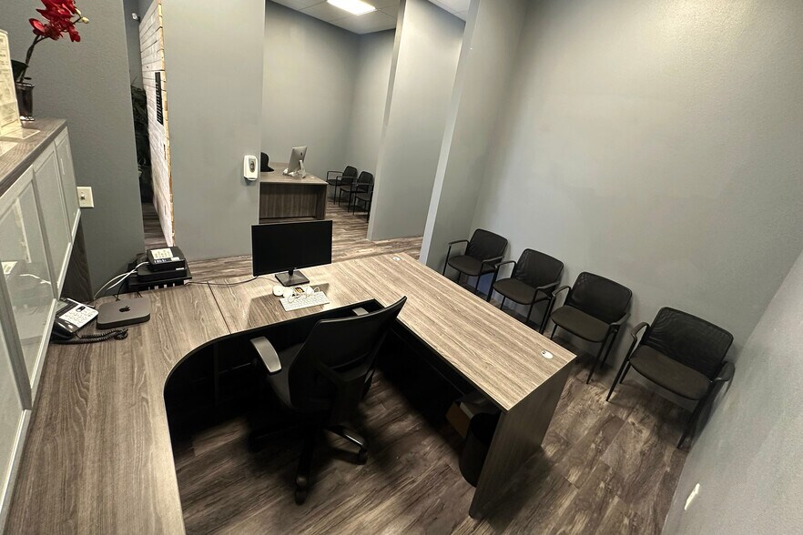 More Photos Of 5071 N Rainbow Blvd, Las Vegas Office For Sale