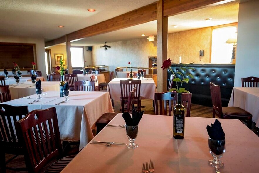 More Photos Of 234 E 1st St, Powell Hotel For Sale