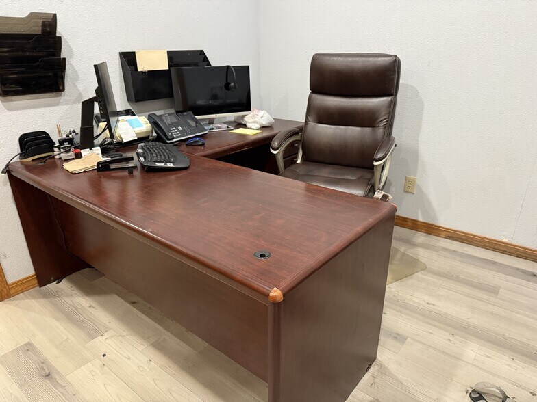 More Photos Of 3875-3883 E Livingston Ave, Columbus Warehouse For Lease