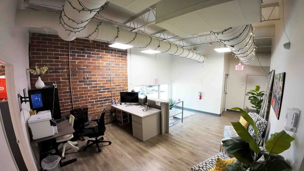 More Photos Of 7490 N 36th St, Pinellas Park Loft Creative Space For Lease