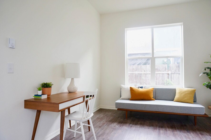 More Photos Of 1910 E Mill Plain Blvd, Vancouver Apartments For Sale