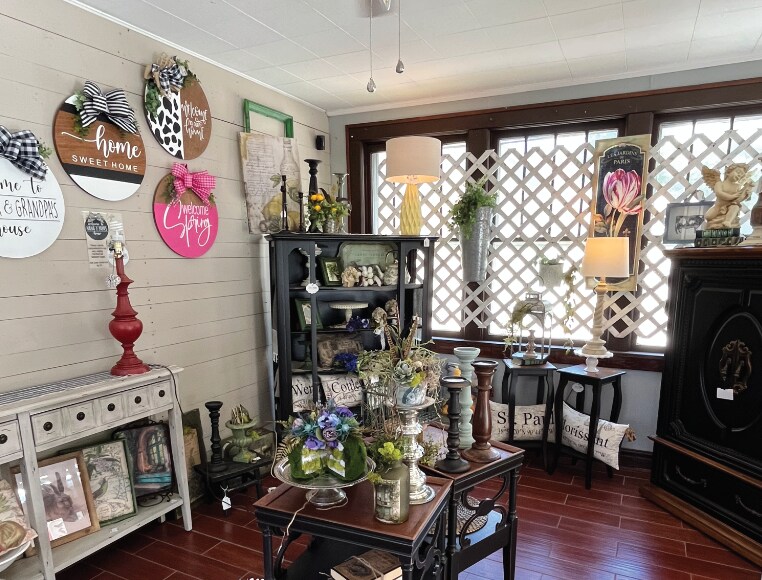 More Photos Of 16636 Old Chesterfield Rd, Chesterfield General Retail For Sale