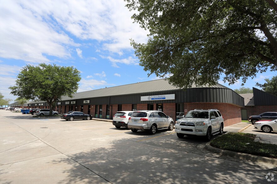 More Photos Of 1415-1441 Oakfield Dr, Brandon Office For Lease