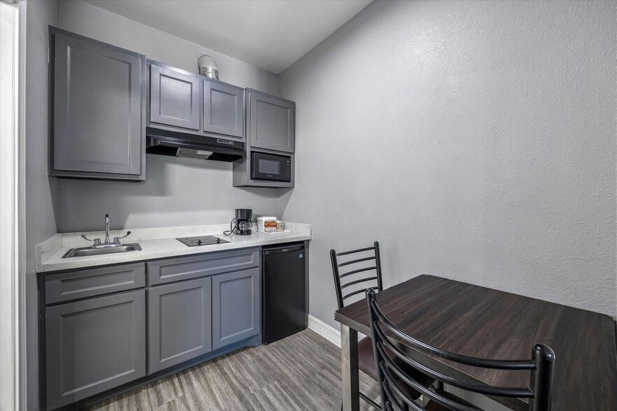 More Photos Of 9818 W Little York Rd, Houston Hotel For Sale