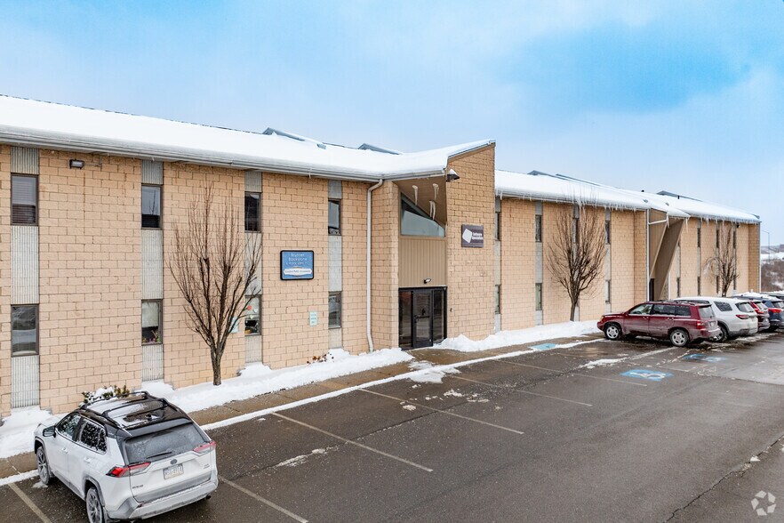 Primary Photo Of 401 Smith Dr, Cranberry Medical For Sale