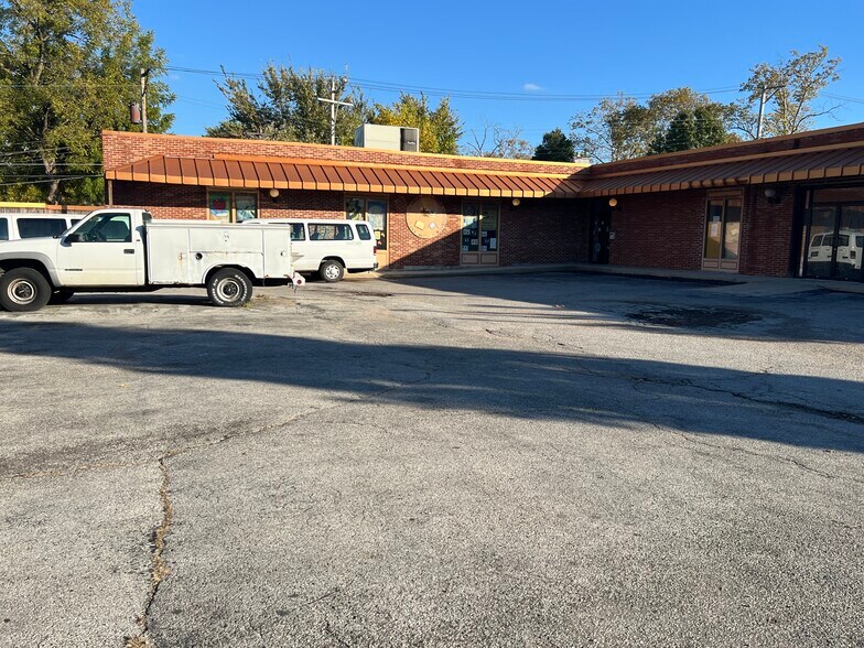 More Photos Of 3186-3196 Morgan Ford, St, Saint Louis Freestanding For Sale