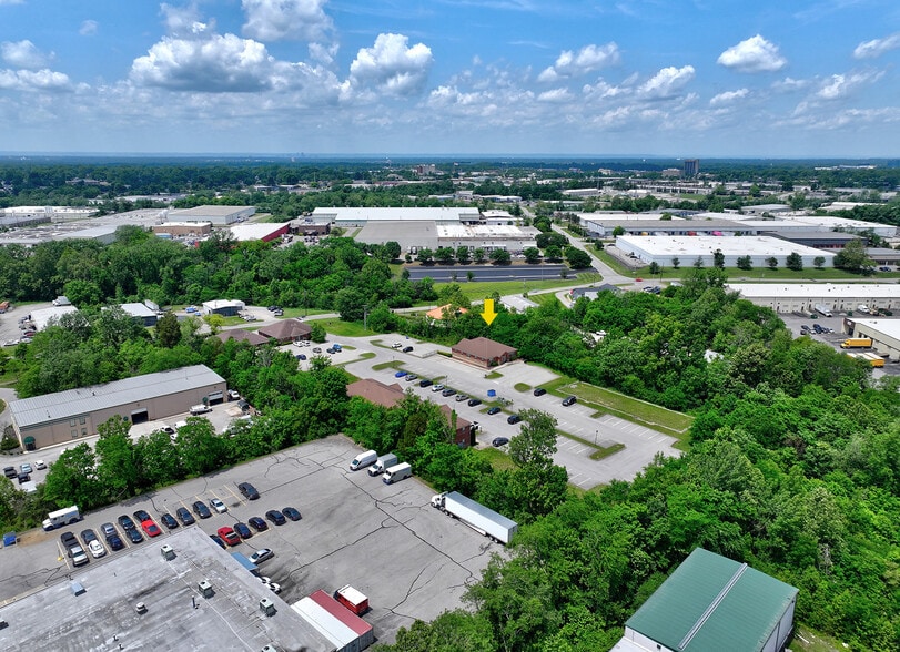More Photos Of 10609-10611 Watterson Center Ct, Louisville Office For Sale