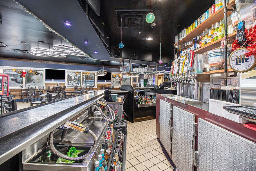 More Photos Of 5153 Fenton Rd, Flint Restaurant For Sale