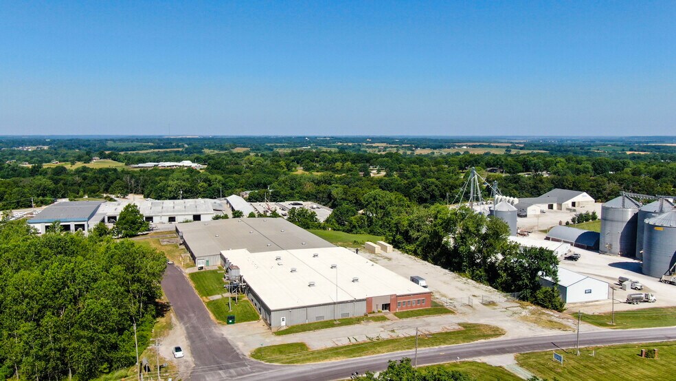 More Photos Of 1615 Radio Hill Rd, Boonville Warehouse For Lease