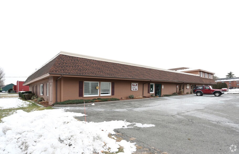 More Photos Of 63 Myron St, West Springfield Freestanding For Lease