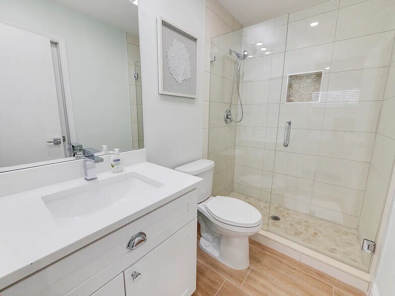 More Photos Of 101 Sandal Ln, Palm Beach Shores Apartments For Sale