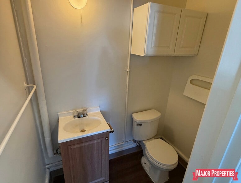 More Photos Of 7538-7544 Lankershim Blvd, North Hollywood Storefront For Lease