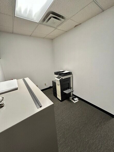 More Photos Of 333 E Ohio St, Indianapolis Medical For Lease