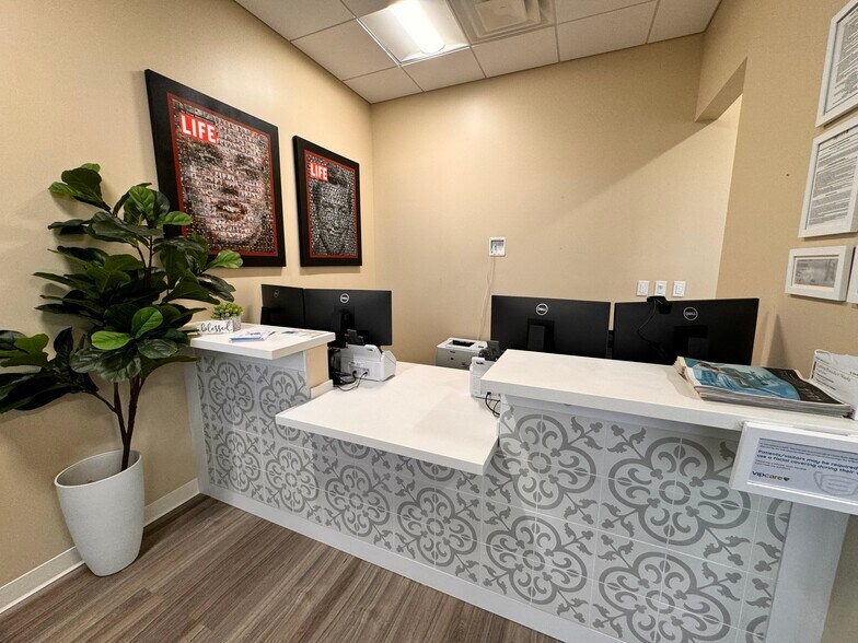More Photos Of 19970-19976 S Tamiami Trl, Estero Storefront Retail Office For Lease