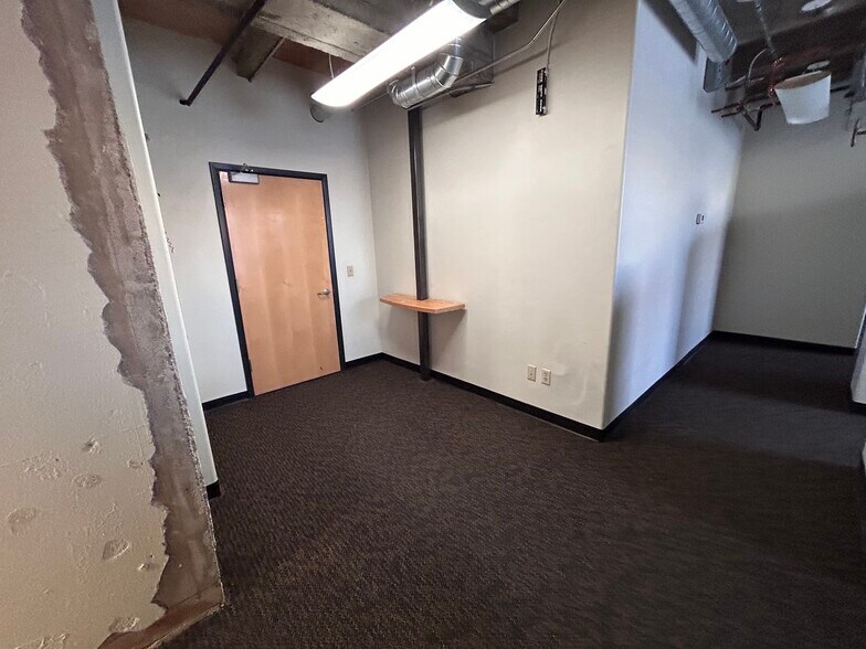 More Photos Of 100 N Stone Ave, Tucson Office Residential For Lease