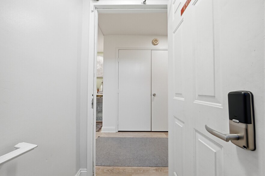 More Photos Of 5520-5532 Hempstead Way, Springfield Office For Sale