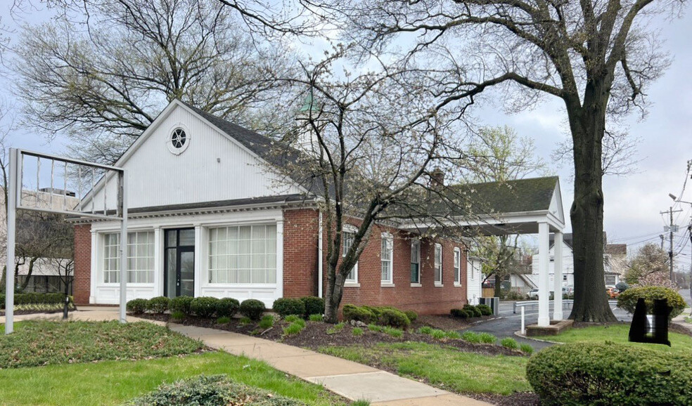 Primary Photo Of 175 Morris Ave, Springfield Bank For Lease