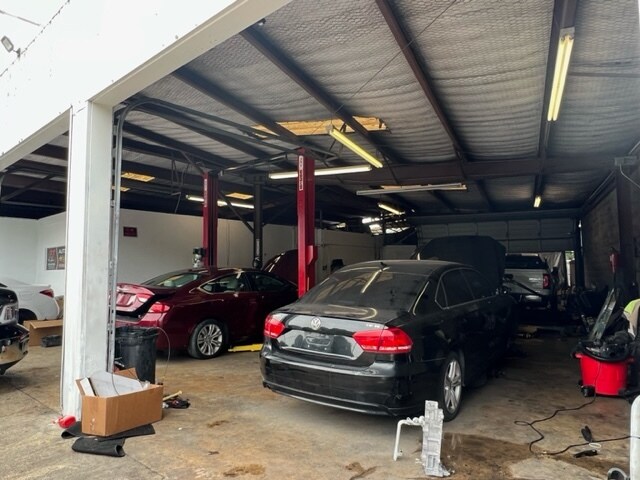 More Photos Of 1705 Campbell Rd, Houston Auto Repair For Lease