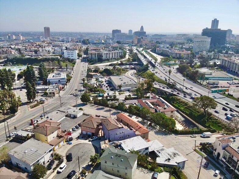 More Photos Of 1111-1121 Sunvue Pl, Los Angeles Apartments For Sale