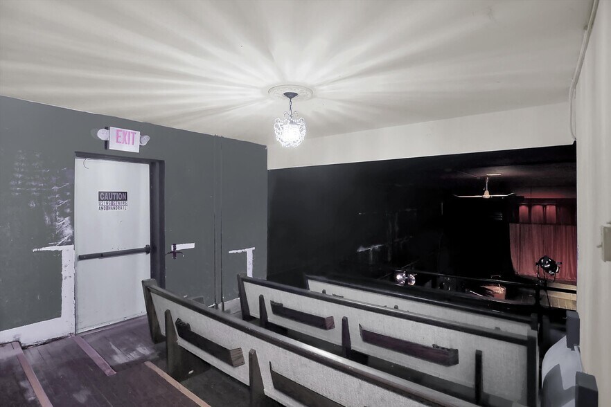 More Photos Of 111 S Walnut St, Edinburgh Theater Concert Hall For Sale