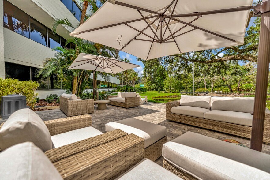 More Photos Of 4904 Eisenhower Blvd, Tampa Office For Lease