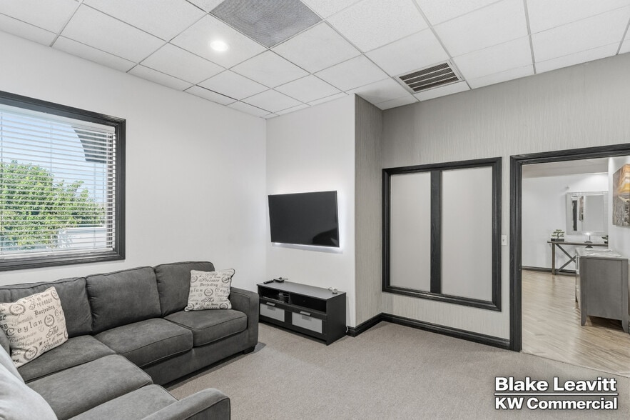 More Photos Of 5844 S Pecos Rd, Las Vegas Medical For Sale