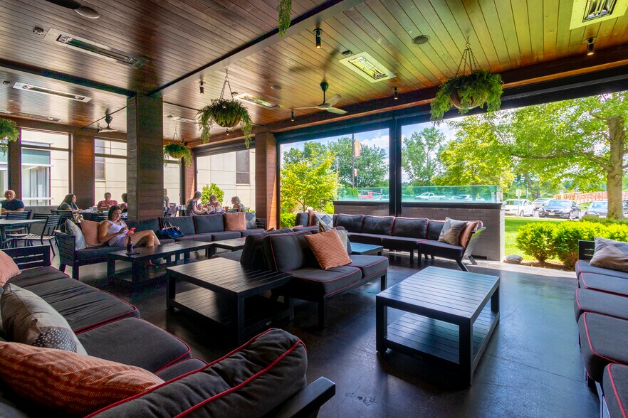 More Photos Of 900 Chelmsford St, Lowell Office For Lease