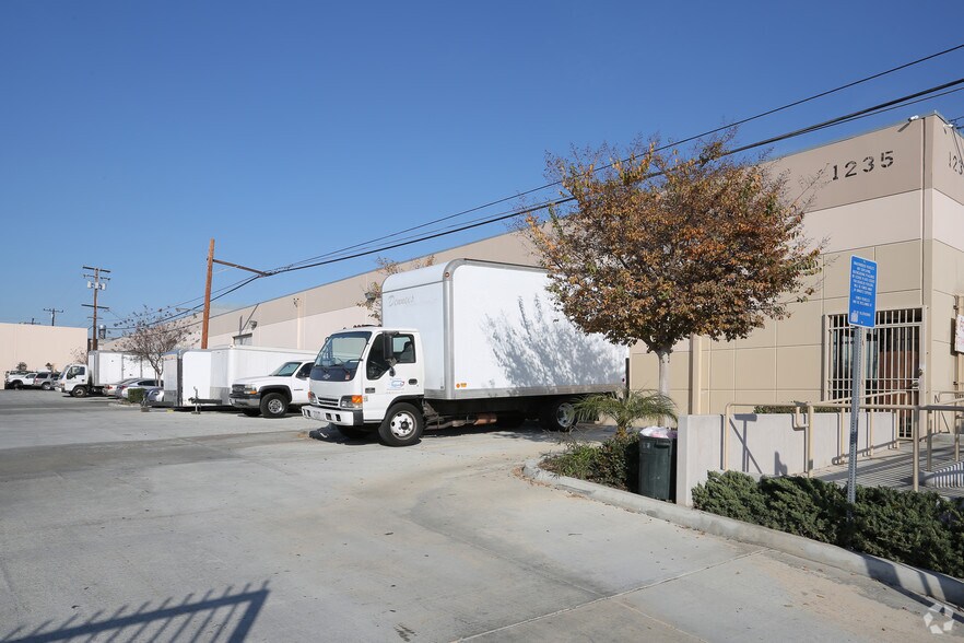 More Photos Of 1237 W 134th St, Gardena Industrial For Sale