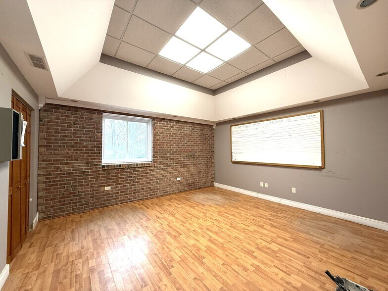 More Photos Of 4944 Ver Plank Rd, Clay Light Manufacturing For Sale