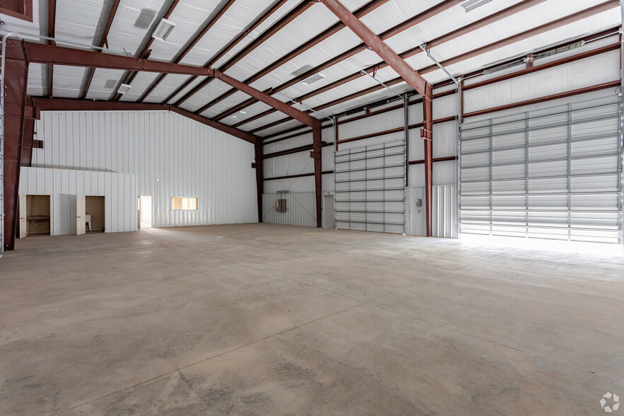 1704 S County Road 1105, Midland, Tx 79706 - Industrial For Lease 