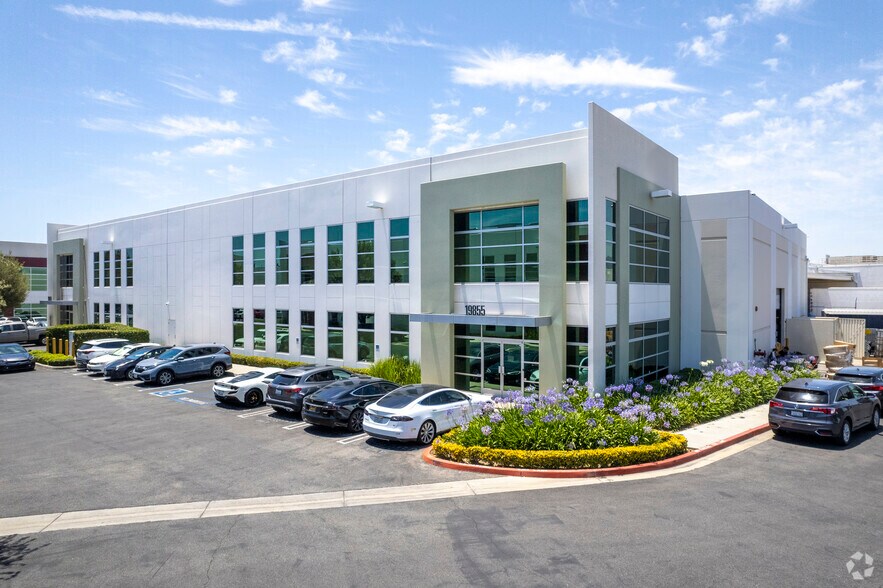Primary Photo Of 19855-19859 Nordhoff St, Northridge Manufacturing For Sale