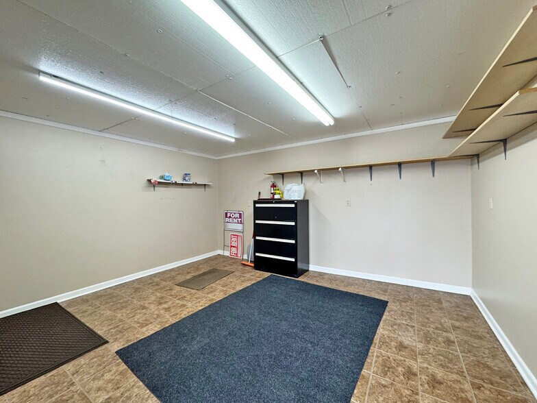 More Photos Of 1325 S Saint Louis Ave, Loveland Auto Repair For Sale