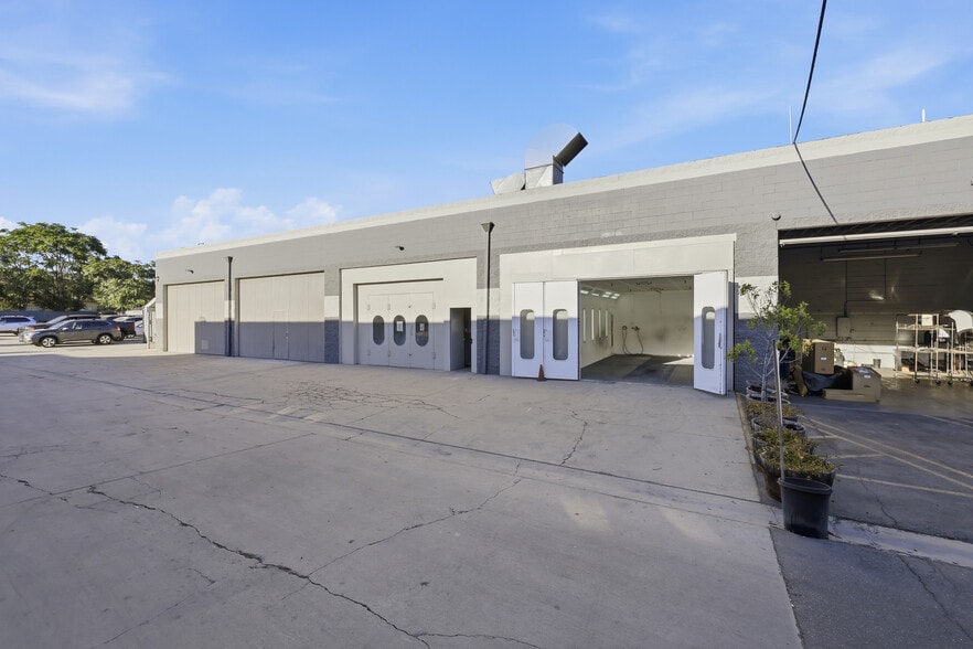 More Photos Of 11027-11031 Sherman Way, Sun Valley Auto Repair For Sale