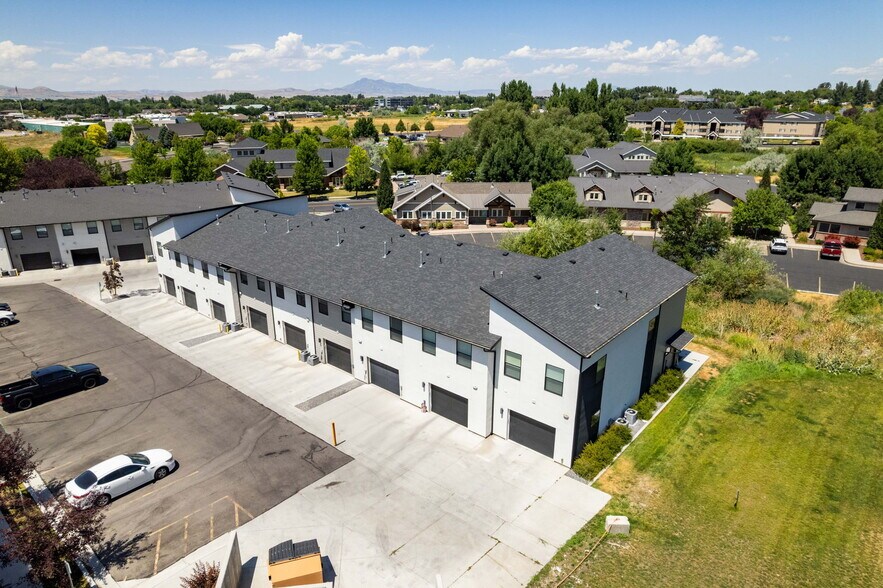 More Photos Of 254 N Spring Creek Pky, Providence Apartments For Sale