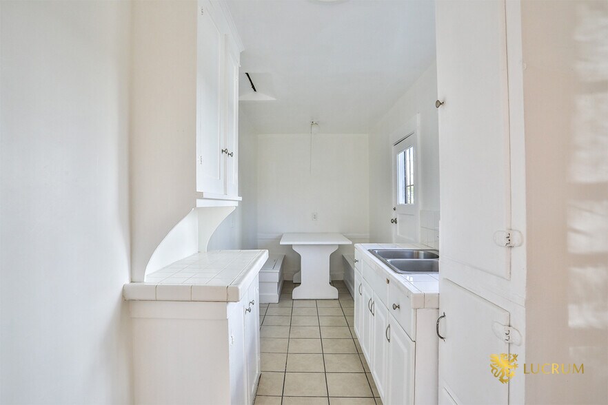 More Photos Of 2867-2873 Edgehill Dr, Los Angeles Apartments For Sale